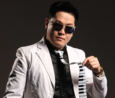 Ш.Хүрэлбаатар: Шинэ дээлэн дээрээ хоолоо асгасанаа хэзээ ч мартдаггүй